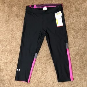 🎉FLASH SALE! PRICE FIRM! Under Armour Capris
